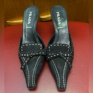 Leather Prada kitten heels size 36.5